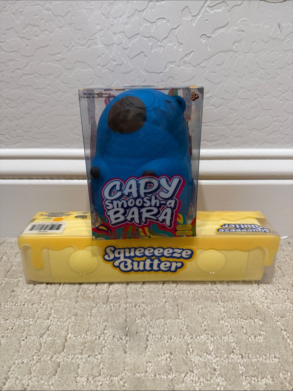 VIRAL**Capy Smoosh-A-Barra Blue Squishy Toy
